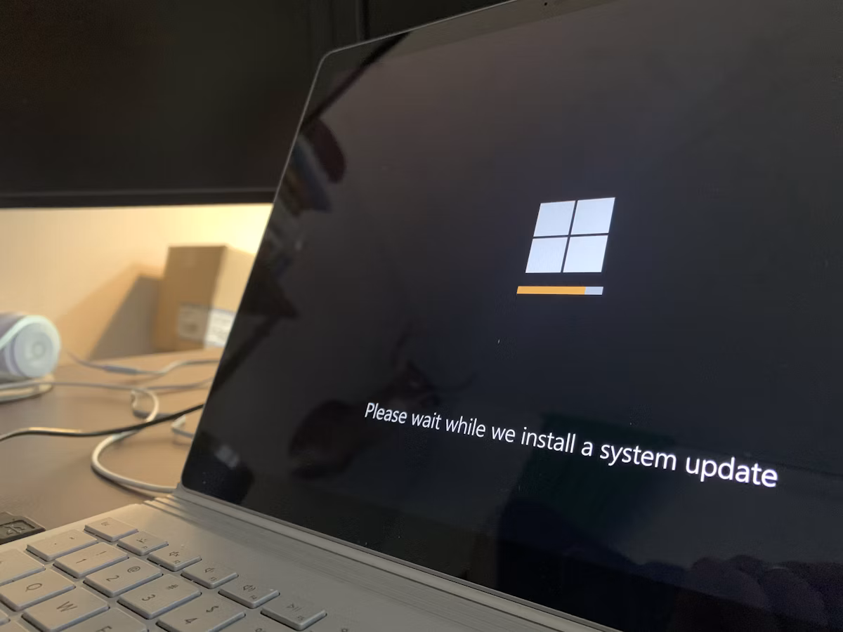Fix Black Screen After Windows Update: Developer Guide